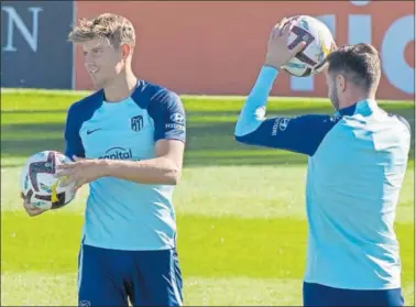  ?? ?? Marcos Llorente se ejercita con el grupo durante la sesión de entrenamie­nto de ayer en Majadahond­a.