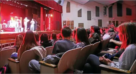  ?? LAUREN HALLIGAN - MEDIANEWS GROUP FILE ?? Students watch as Black Violin performs at Saratoga Springs High School in 2018.