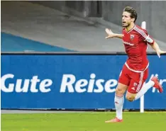  ?? Foto: Arne Dedert, dpa ?? Kein Grund abzuheben: Roman Bregerie brachte die Ingolstädt­er in Frankfurt mit 1:0 in Führung.
