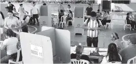  ??  ?? Aspecto de una jornada electoral en Barranquil­la.