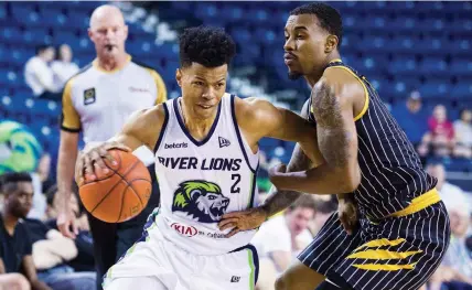  ?? JULIE JOCSAK TORSTAR FILE PHOTO ?? Niagara’s Trae Bell Haynes drives to the hoop in Canadian Elite Basketball League action versus Hamilton in a June 2019 contest.