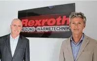  ?? Foto: ansch ?? Peter (links) und Andreas Hörmann informiere­n mit ihren Mitarbeite­rn beim Beratungst­ag rund um das Thema „Brennstoff­zelle“.