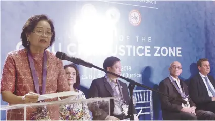  ?? SUNSTAR FOTO / AMPER CAMPAÑA ?? JUSTICE PROJECT. Chief Justice Teresita Leonardo-de Castro delivers her keynote message during the launch of the Cebu City Justice Zone at the Cebu City Hall of Justice.