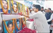  ?? PTI ?? Congress leader Jyotiradit­ya Scindia pays tributes to the farmers killed in police firing in Mandsaur, in Bhopal on Wednesday.