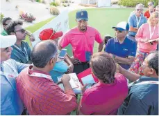  ?? FOTO: AFP ?? Endlich wieder gefragt: Tiger Woods in Albany/Bahamas.
