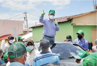  ?? F. EXTERNA ?? El candidato de la FP, Leonel Fernández, recorrió Santiago y la Línea Noroeste.