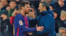  ??  ?? Leo Messi, 31 anni, ed Ernesto Valverde, 54, del Barcellona