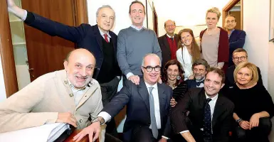  ??  ?? La squadra I fondatori del gruppo ilmioberch­et.it.
Marco Sartori, il presidente, nella fotografia di gruppo è il terzo da sinistra in prima fila