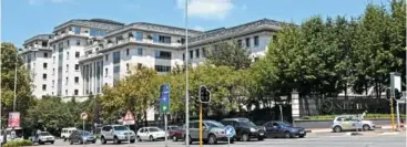  ?? Russell Roberts ?? Sprawling: Nedbank’s head office in Rivonia Road, Sandton