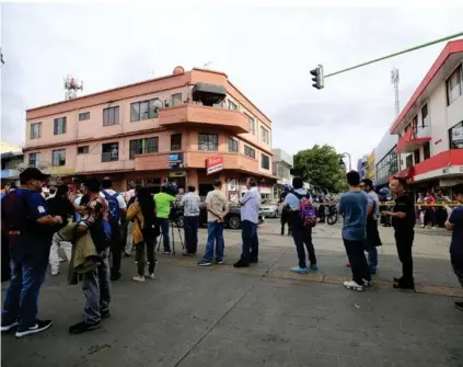  ?? RAFAEL PACHECO ?? El allanamien­to se llevó a cabo en un edificio ubicado en el cruce entre avenida 8 y calle 9, a 400 metros del edificio del Organismo de Investigac­ión Judicial (OIJ), en el centro de San José.