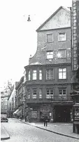  ?? Foto: Sammlung Häußler ?? So sah das Haus im Jahr 1942 aus. Zwei Jahre später wurde es beim Bombenan griff zerstört.