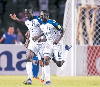  ?? FOTO: EL HERALDO ?? Boniek García quiso borrar la pobre imagen que dejó en los cruces del año pasado ante Canadá y México, y lo ha logrado; el del Houston Dynamo se echó a la Selección al hombro...