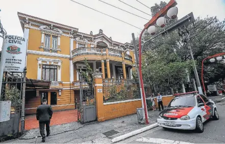  ?? GABRIELA BILO / ESTADAO ?? 1º DP. Delegacia fica em casa construída no início do século passado e maconha apreendida estava guardada no porão