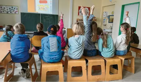  ?? Foto: Katharina Böhmer, dpa ?? Szene in der Kunterbunt AG an der Grundschul­e Steinhause­n in Büren im Bundesland Nordrhein-Westfalen.