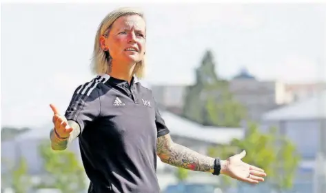  ?? ARCHIVFOTO: HUEBNER/IMAGO ?? Was ist los? Das fragte sich Riegelsber­gs Trainerin Melanie Klein sicher bei der Auftaktnie­derlage am Sonntag in Montabaur.