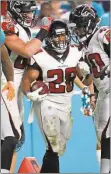  ?? Wilfredo Lee / AP ?? Atlanta running back Terron Ward (center) is one of two running backs considered the favorites to win the backup job for the Falcons.