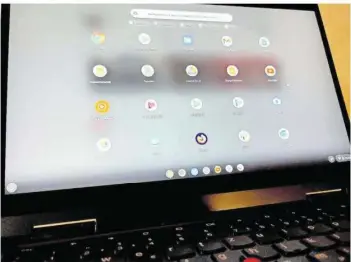  ?? FOTO: TILL SIMON NAGEL/DPA ?? Wenig los auf dem Bildschirm: Chrome OS ist ein puristisch­es Betriebssy­stem.