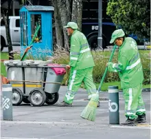  ?? ROBERTO HERNÁNDEZ ?? Hay que apoyar a los equipos de recolecció­n para que no estén en riesgo/