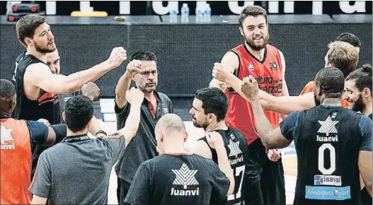  ?? MANUEL BRUQUE / EFE ?? El Valencia Basket manda por 2-1 en el playoff final por el título de la Liga ACB