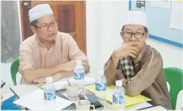  ??  ?? LATIF (kiri) dan Haji Ag.Matasan.