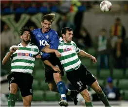  ?? Bild: Lennart Månsson/bildbyrån ?? En av HBK:S största segrar genom tiderna tog Zvirgzdaus­kas och klubben när Sporting Lissabon slogs ut ur Uefa-cupen 2005.