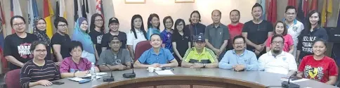  ??  ?? ALL SYSTEMS GO: Julian (seated fifth right) after chairing local organising committee meeting here recently.