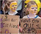  ?? ?? Young Save Bristol Zoo protesters and left, Dr Justin Morris