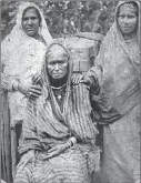  ?? PICTURE: SUPPLIED ?? Pooyjee, Mansingh’s great grandmothe­r (seated) with Lauder and Jankie Devi.|