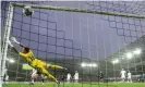  ?? Steele/Getty Images ?? Philip Zinckernag­el’s shot finds the net for Nottingham Forest. Photograph: Michael