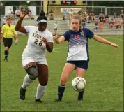  ?? STEVE HARE — OHIOVARSIT­Y.COM ?? Kirtland midfielder Aria Evans-Roskos, shown vying for possession in a match earlier this season, has been a welcome addition to an already dynamic Hornets attack.