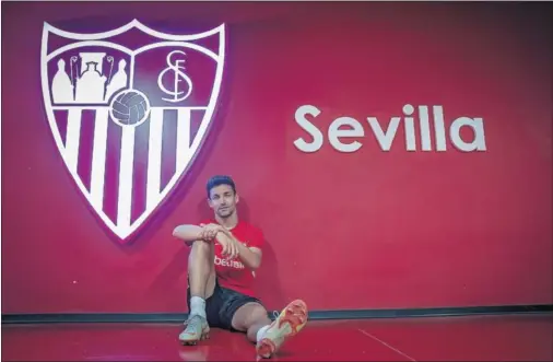  ??  ?? REFERENCIA. Jesús Navas comienza una nueva temporada como capitán y referencia absoluta del Sevilla de Lopetegui.