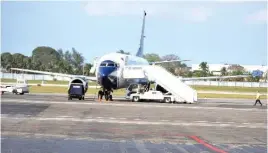  ??  ?? Existen muchas inconformi­dades con los servicios que ofrece la aerolínea cubana.