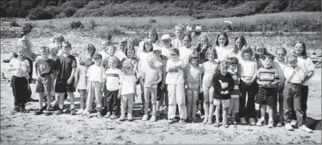  ?? 01_B28twe07 ?? Happy treasure hunters on Kildonan beach held as part of Kildonan Fun Week on Monday.