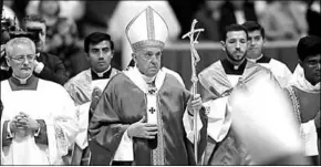  ??  ?? Pope Francis leaves after a Mass to open a three-week synod of Amazonian bishops at the Vatican, October 6, 2019. (Photo: Reuters)