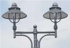  ?? FOTO: STEFFEN LANG ?? 2456 Straßenlam­pen hat die Stadt Bad Wurzach in Betrieb. Diese steht an der Luxeuilbrü­cke.