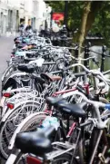  ?? FOTO: MARIA HANSSON ?? Utrecht är en cykelstad – så hyr en
■ cykel och lämna bilen utanför stan.