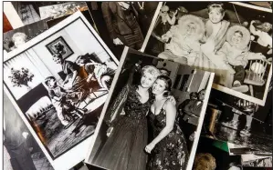  ?? (The New York Times/Roger Kisby) ?? Photos of Debbie Reynolds and her children, Carrie Fisher and Todd Fisher, are part of the late actress’s collection.