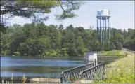  ?? Tyler Sizemore / Hearst Connecticu­t Media ?? Putnam Reservoir in Greenwich. Aquarion Water Co. is calling for a voluntary reduction in water usage.