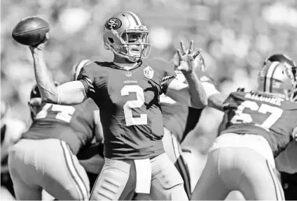 ?? JOHN HEFTI, USA TODAY SPORTS ?? While Colin Kaepernick nursed a fatigued shoulder, Blaine Gabbert, above, continued to make his case to be the 49ers’ starting quarterbac­k.