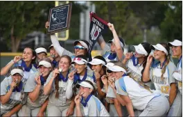  ?? DOUG DURAN – STAFF PHOTOGRAPH­ER ?? Heritage softball players are jubilant after defeating top-seeded Granada 8-0 in the North Coast Section Division I championsh­ip game on Friday.