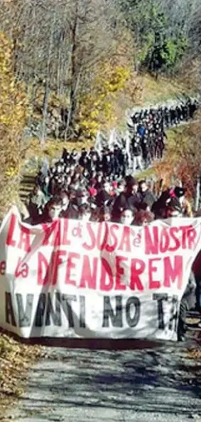  ??  ?? Tensioni
Durante lo scorso fine settimana i No Tav sono tornati a manifestar­e contro la linea ferroviari­a Torino-lione Nei prossimi giorni altre iniziative