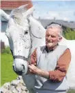  ?? FOTO: KATRIN BÖLSTLER ?? Auch dieses Jahr wird Josef Müller mit seinem eigenen Pferd am Blutritt in Weingarten teilnehmen.