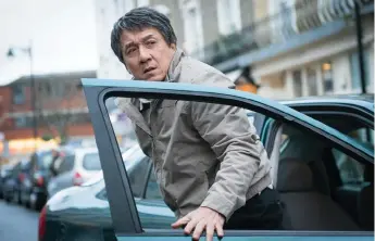  ??  ?? PAPPHAMMAR. Jackie Chan snubblar sig genom sina fajter likt en kantonesis­k Papphammar, skriver Tobias Holmgren.