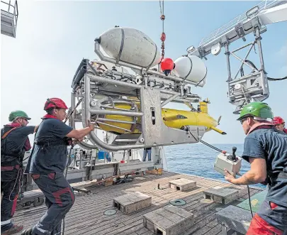  ?? Reuters ?? El submarino no tripulado AsterX participó de la búsqueda del Minerve