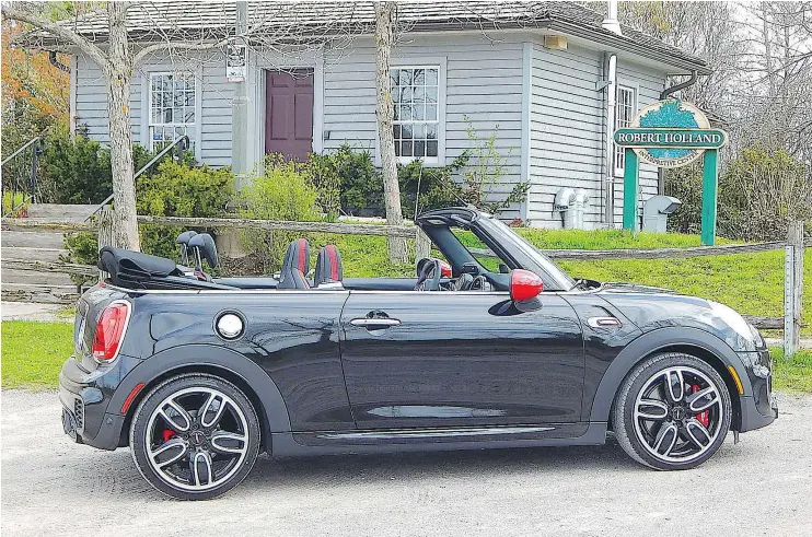  ?? — BRIAN HARPER/DRIVING.CA ?? Putting the top down on the 2017 Mini John Cooper Works Convertibl­e is as easy as pushing a toggle. Eighteen seconds later it’s done.