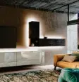  ??  ?? Indirekte Beleuchtun­g kann Raumbereic­he oder einzelne Möbel betonen.