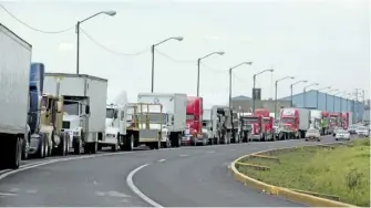  ?? /CUARTOSCUR­O ?? PRESIDENTE DE CANILEC Transporti­stas, los productore­s de leche entre ellos, sufren el embate del crimen en los estado de México, Puebla y Oaxaca