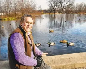  ?? AMY DAVIS / BALTIMORE SUN ?? Middleton Evans has published a book of photograph­s of the wildlife he has encountere­d in Baltimore's Patterson Park.