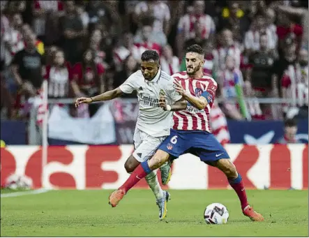  ?? FOTO: AP ?? Koke Resurrecci­ón, en el partido ante el Real Madrid del pasado fin de semana