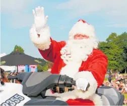  ?? ?? Santa will be at Carols by Candleligh­t at Jubilee Park on Saturday.